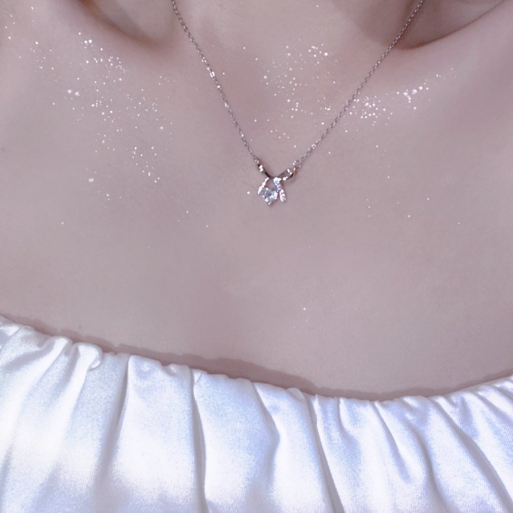 Bow Zircon Necklace - Picture 3 of 16